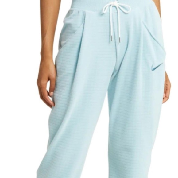 Nike ⭐️NEW Sportswear Velour Poly Jogger small velvet velour - Picture 2 of 12